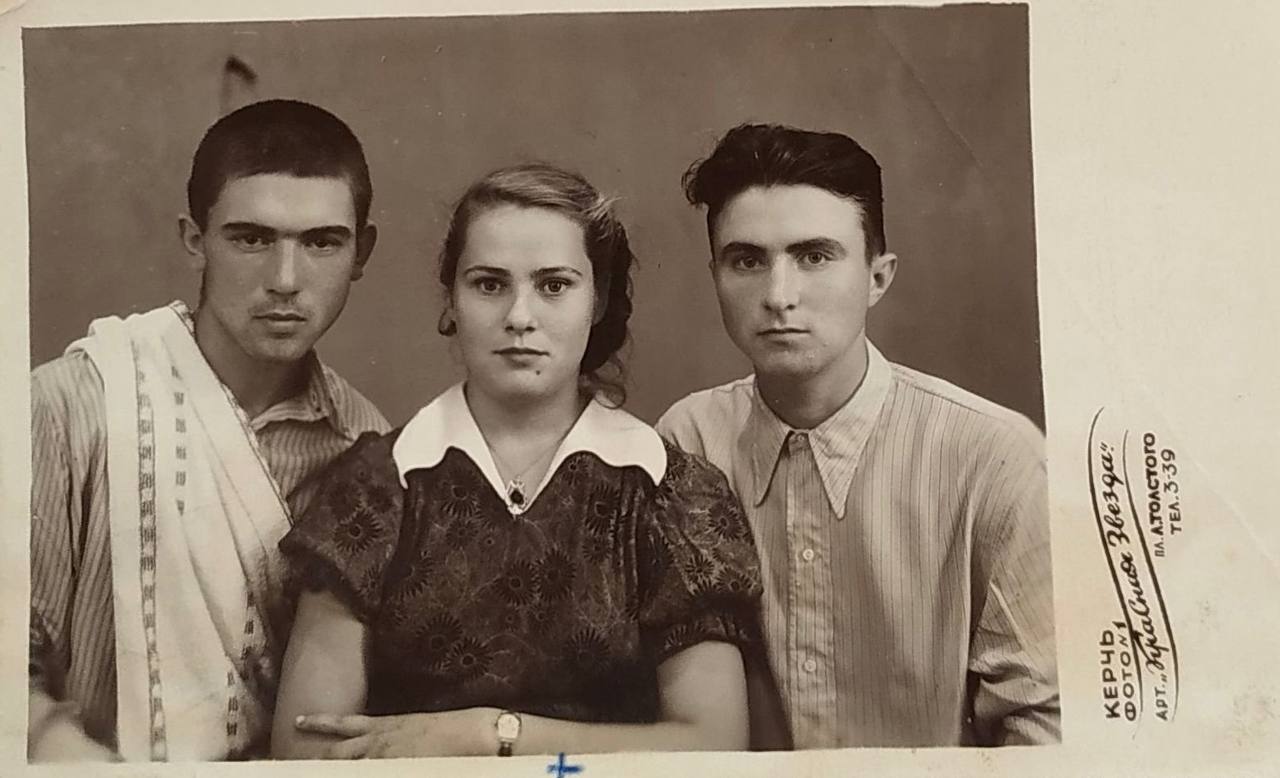 Старая фотография проводов в армию